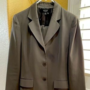 Woman’s Kasper Suit- 2 piece. Used condition. Grey/brown in color (neutral)